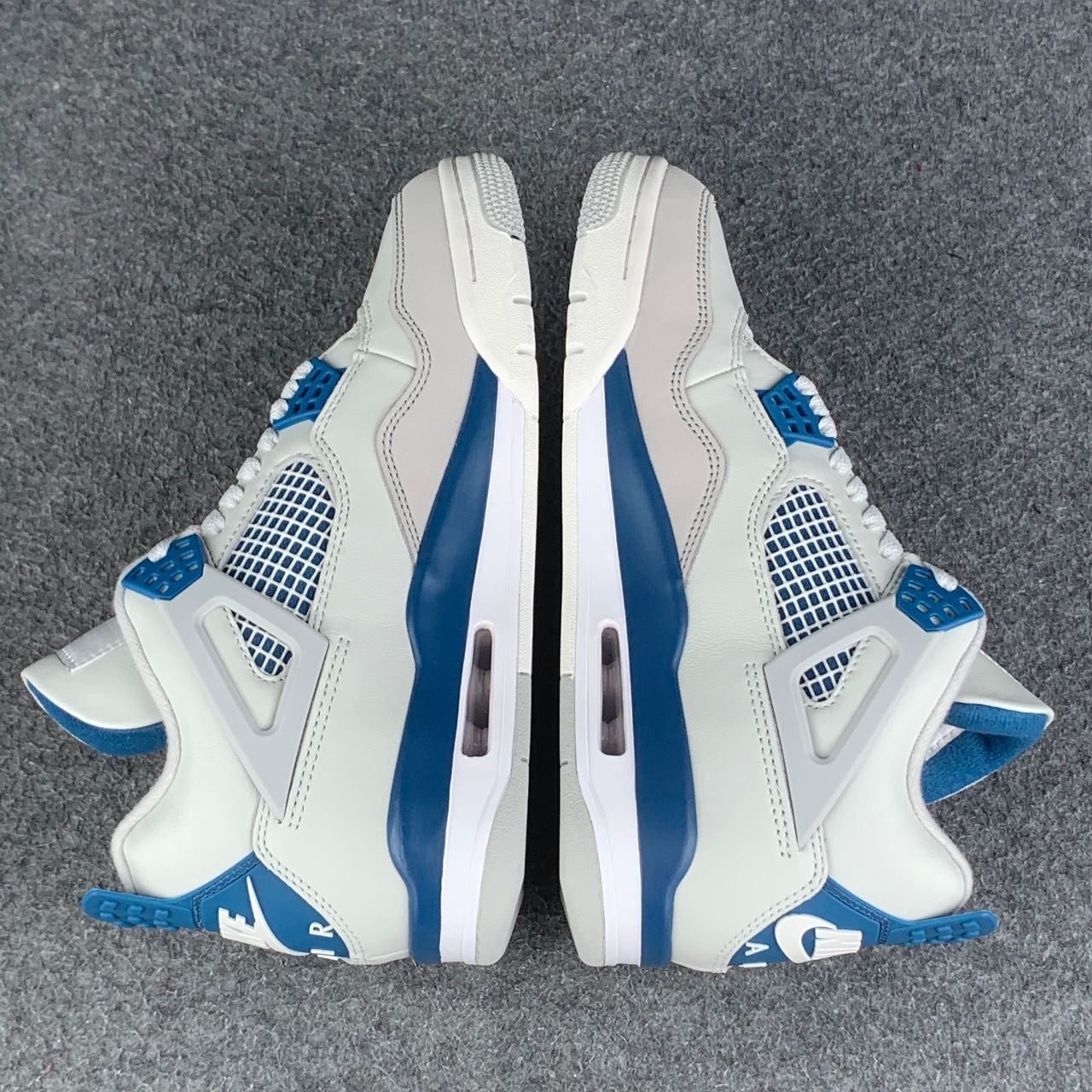 Air Jordan 4 Retro 'Military Blue' 2024