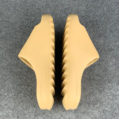 Yeezy Slides 'Desert Sand'